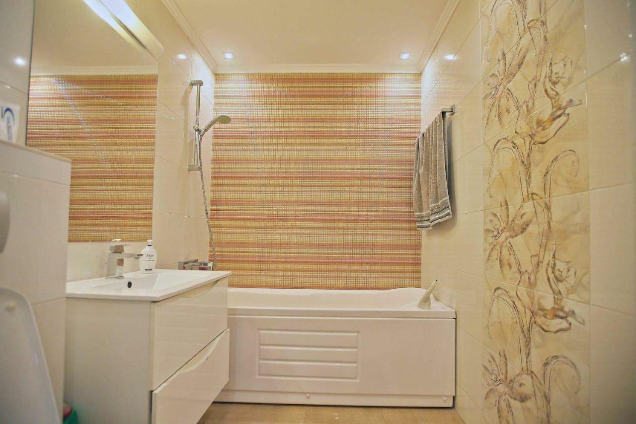 オラデアApartament Marcアパートメント エクステリア 写真